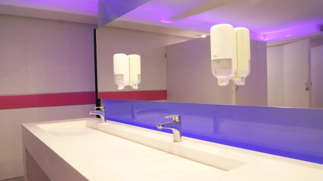3Beca Hotel أكومال 3*,